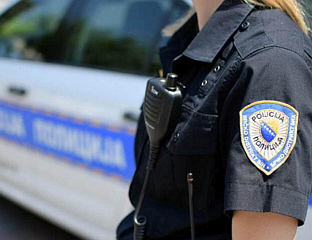 МАЛОЉЕТНИК ОСУМЊИЧЕН ЗА РАЗБОЈНИШТВО НАД СТАРИЦОМ И ЗА ЧЕТИРИ ТЕШКЕ КРАЂЕ