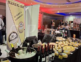 НА МЕЂУНАРОДНОМ ФЕСТИВАЛУ ВИНА И ГАСТРОНОМИЈЕ "ВИНОСАР" 45 ИЗЛАГАЧА