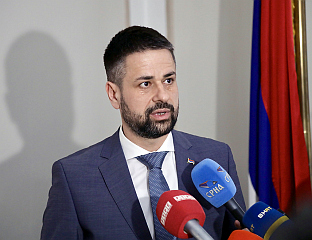 АМИЏИЋ: ПОЛИЦИЈА ЈЕ ТЕМЕЉ НАШЕ РЕПУБЛИКЕ