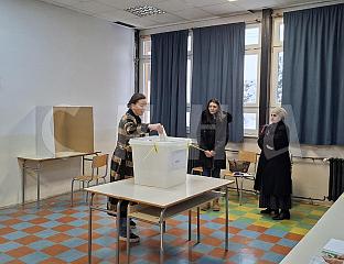 БИРАЛИШТА ОТВОРЕНА НА ВРИЈЕМЕ, ИЗБОРНИ ПРОЦЕС ТЕЧЕ БЕЗ ПРОБЛЕМА