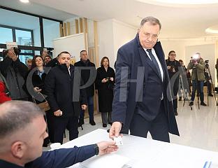 ДОДИК: ИЗБОРИ ПРИЛИКА ДА НАРОД ПОРАЗИ ШМИТА