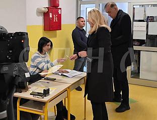 ЦВИЈАНОВИЋ: БИРАЛИШТА СУ ЗА ЉУДЕ КОЈИ СЕ МОРАЈУ ОДБРАНИТИ ДЕМОКРАТИЈОМ