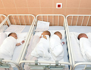 РОЂЕНО 17 БЕБА