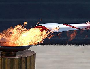 ЗАПАЉЕН ОЛИМПИЈСКИ ПЛАМЕН У ДРЕВНОЈ ОЛИМПИЈИ