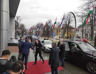 МИНИЋ СЕ САСТАО СА СИЈАРТОМ