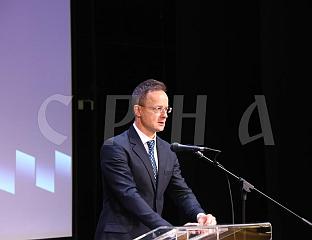 СИЈАРТО: ЕВРОПСКИ ЛИДЕРИ СЕ ПРЕТВАРАЈУ ДА УКРАЈИНА БРАНИ ЕВРОПУ, ШТО НИЈЕ СЛУЧАЈ