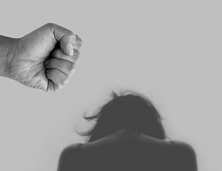 РАСТЕ БРОЈ ЖРТАВА НАСИЉА, ТРАЖЕ ПРАВНУ И ПСИХОЛОШКУ ПОМОЋ