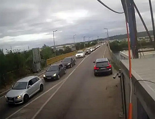 ОБУСТАВЉЕН САОБРАЋАЈ НА ГРАНИЧНИМ ПРЕЛАЗИМА СА СРБИЈОМ, ПАО СИСТЕМ