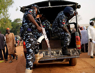 НАОРУЖАНИ НАПАДАЧИ ОТЕЛИ 26 ЉУДИ
