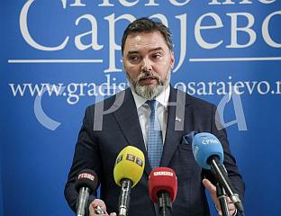 ЗАШТО СЕ НЕРМИН НИКШИЋ НЕ ОГРАДИ ОД СРАМНОГ СКАНДИРАЊА?