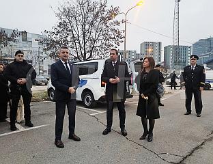 ПРЕЗЕНТОВАНО 13 НОВИХ ВОЗИЛА, ДОНАЦИЈА ВРИЈЕДНА 1,3 МИЛИОНА КМ