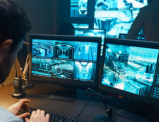 НОВИ ЗАКОН ОМОГУЋАВА ИНСТАЛИРАЊЕ ШПИЈУНСКОГ СОФТВЕРА У КУЋАМА