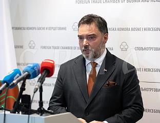 КОШАРАЦ: НЕДОСТАТАК ХРВАТСКЕ ИНСПЕКЦИЈЕ МОГЛО БИ ОТЕЖАТИ ПРОТОК РОБЕ НА ПРЕЛАЗУ ГРАДИШКА