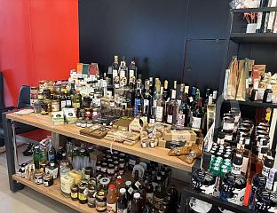 ПРАЗНИЧНА ПРОМОЦИЈА ДОМАЋИХ ПРОИЗВОДА "ПОТКОЗАРСКЕ КУЋЕ"