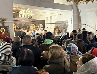 МАНАСТИР ДЕВИЧ ПРОСЛАВИО ХРАМОВНУ СЛАВУ