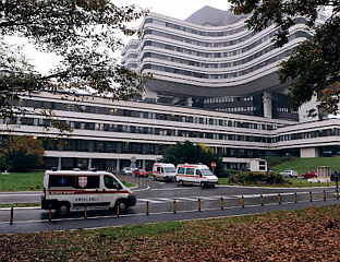 ЗБОГ ДОЈАВЕ О БОМБАМА ЕВАКУИСАН ДИО ЗГРАДЕ ВМА