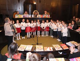 ПРОМОВИСАНИ ЗБОРНИЦИ ПОЕТСКОГ ФЕСТИВАЛА "ДЈЕЧИЈЕ ЦАРСТВО"