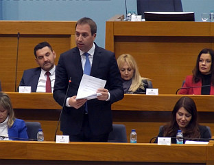 СЕЛАК: МОГУЋНОСТ ЗАМЈЕНЕ КАЗНЕ ЗАТВОРА ДО ГОДИНУ НОВЧАНОМ ИЛИ РАДОМ У ЈАВНОМ ИНТЕРЕСУ