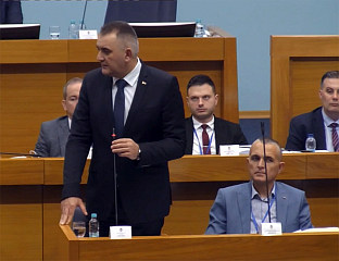 МИНИЋ: УТВРДИТИ БРОЈ ОСУЂЕНИКА КОЈИМА СЕ КАЗНА ЗАТВОРА МОЖЕ ЗАМИЈЕНИТИ НОВЧАНОМ ИЛИ ДРУШТВЕНИМ РАДОМ