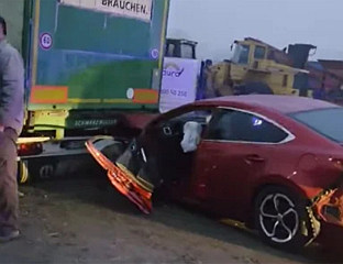 ТРОЈЕ ПОВРИЈЕЂЕНО У СУДАРУ У ПРИЈЕДОРУ, ДВА ЛИЦА ПРЕВЕЗЕНА У УКЦ