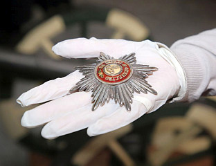 ПАТРИЈАРХ КИРИЛ ОДЛИКОВАО ЗАХАРОВУ ОРДЕНОМ СВЕТОГ АЛЕКСАНДРА НЕВСКОГ