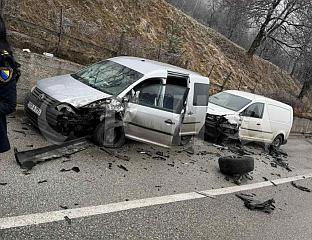 ЗБОГ СУДАРА ТРИ АУТОМОБИЛА ОБУСТАВЉЕН САОБРАЋАЈ ПРЕКО РОМАНИЈЕ