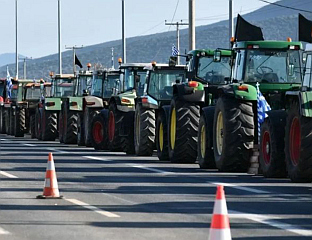 ХИЉАДЕ ТРАКТОРА НА АУТОПУТЕВИМА, БЛОКАДЕ СЕ НАСТАВЉАЈУ