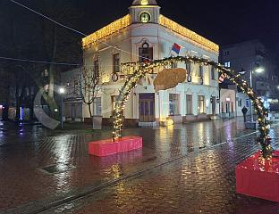 ОРГАНИЗОВАН ДОЧЕК НА ГРАДСКОМ TРГУ