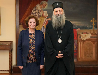 ПАТРИЈАРХ ПОРФИРИЈЕ: ОЧУВАТИ СЈЕЋАЊЕ НА ЖРТВЕ ХОЛОКАУСТА