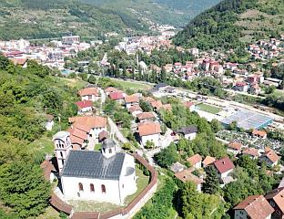 СТАРА ХОЧА: ПРВА ТУРСКА МАХАЛА ПОДИГНУТА НА ЦРКВЕНОЈ ЗЕМЉИ, ДАНАС ТРГУ КРАЉА ПЕТРА