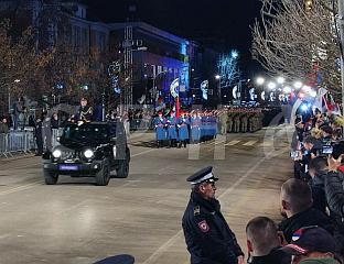 СВЕЧАНИ ДЕФИЛЕ КАО КРУНА СВЕЧАНОСТИ