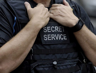 МУШКАРАЦ ПРИВЕДЕН ЗБОГ НАНОШЕЊА ШТЕТЕ ИМОВИНИ ЏЕЈМСА ДЕЈВИДА ВЕНСА