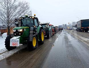 МИРНА ПРОТЕСТНА ВОЖЊА ПРОИЗВОЂАЧА МЛИЈЕКА - БИРАТИ ДОМАЋЕ ПРОИЗВОДЕ