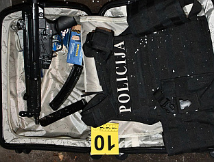 ЗАПЛИЈЕЊЕН АРСЕНАЛ ОРУЖЈА И ЕКСПЛОЗИВНИХ НАПРАВА