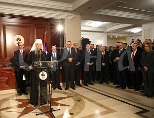 ПАТРИЈАРХ ПОРФИРИЈЕ: МОРАМО ЗНАТИ ГДЈЕ СУ НАМ КОРИЈЕНИ И ОГЊИШТЕ