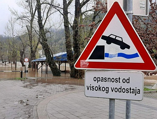 ОПАСНОСТ ОД ПЛАВЉЕЊА И КЛИЗИШТА У ПЕТ КАНТОНА