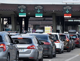 САОБРАЋАЈ ПОЈАЧАН НА НЕКОЛИКО ПРЕЛАЗА СА ХРВАТСКОМ