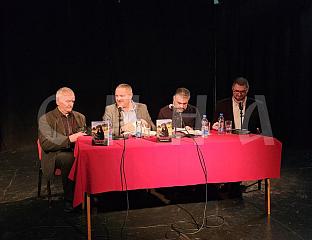 ПРОМОВИСАНА КЊИГА "ТРЕБА ТО ЈАВИТ ОНОМ ЧО`ЕКУ" АУТОРА ТРИФКА КОМАДА