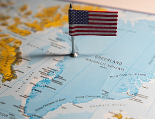 КОНГРЕСМЕН ПРЕДСТАВИО ЗАКОН КОЈИ ТРАМПУ ДАЈЕ ОВЛАШЋЕЊА ЗА ПРЕУЗИМАЊЕ ГРЕНЛАНДА