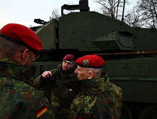 БЕРЛИН ШАЉЕ ПРВЕ ВОЈНИКЕ НА ГРЕНЛАНД