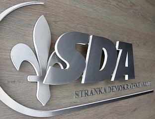 ОШТРЕ КРИТИКЕ НА РАЧУН "ТРОЈКЕ", УГРОЖАВАЈУ ДУГОРОЧНУ ОДРЖИВОСТ ФБиХ