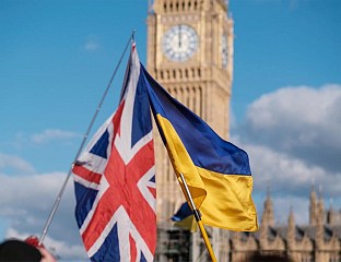 ПЕСКОВ: ЛОНДОН НЕ ЖЕЛИ ДА ДОПРИНЕСЕ УСПОСТАВЉАЊУ МИРА И СТАБИЛНОСТИ