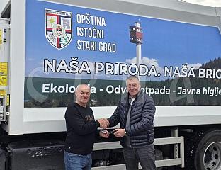 ДОНИРАН КАМИОН КОМУНАЛНОМ ПРЕДУЗЕЋУ "ГЛОГ"