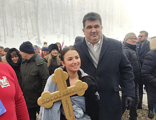 ЈОВАНА КРШИЋ - ПРВА ДОПЛИВАЛА ДО ЧАСНОГ КРСTА