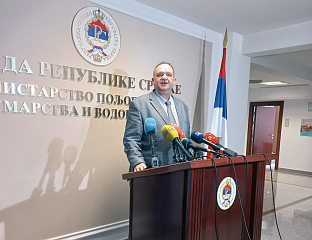 ПЕУЛИЋ: У ПОНЕДЈЕЉАК БЛОКАДА ТРАНСПОРТНИХ ГРАНИЧНИХ ПРЕЛАЗА ПРЕМА ЕУ