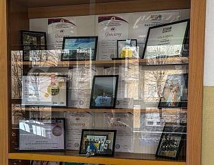 ИЗЛОЖБА НАЈВЕЋИХ ПОСТИГНУЋА УЧЕНИКА ВУКА ЈАНКОВИЋА