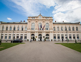 ГРАД УГРОЖАВА ЕГЗИСТЕНЦИЈУ ПОЉОПРИВРЕДНИКА