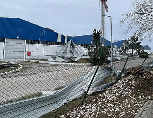 НАЈМАЊЕ ПЕTОРО ПОГИНУЛИХ У ОЛУЈИ