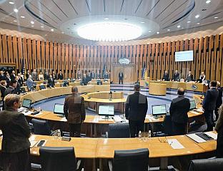 ПОЧЕЛА СЈЕДНИЦА, ДЕЛЕГАТИ О ШЕСТ ЕВРОПСКИХ ЗАКОНА