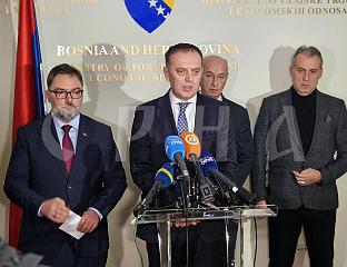 РАЧИЋ: ДАТИ ШАНСУ ИНСТИТУЦИЈАМА ДА РАДЕ СВОЈ ПОСАО